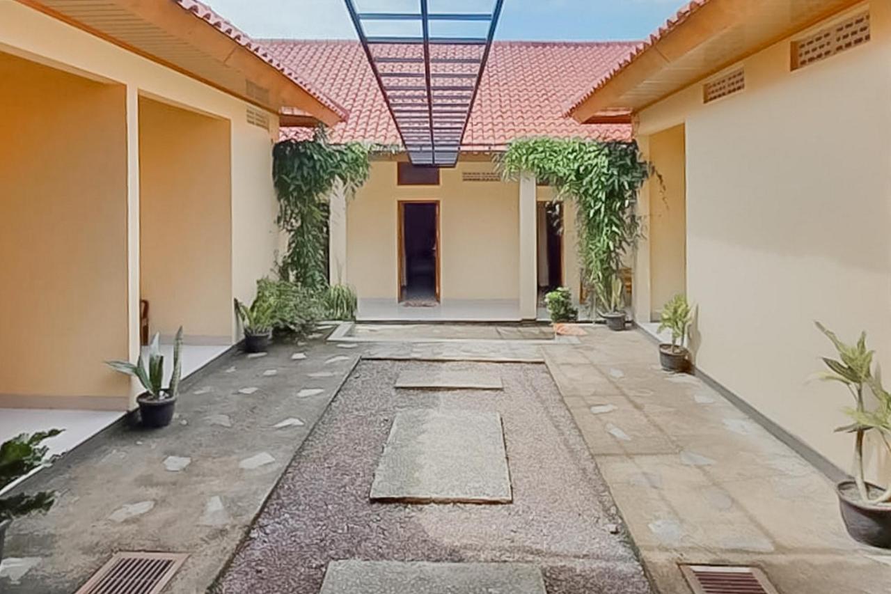 Reddoorz Syariah Near Tugu Lampu Gentur Cianjur Hotel Ngoại thất bức ảnh